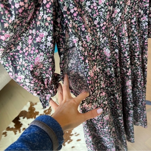 Floral Selkie dress with pockets! - Picture 4 of 6